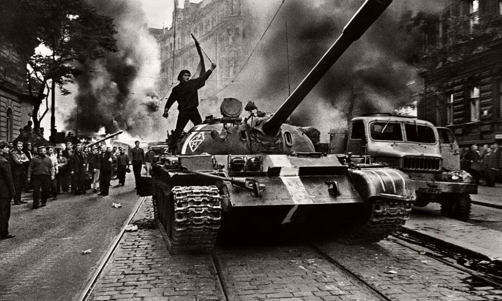 Josef Koudelka – Invasion 68 Prague