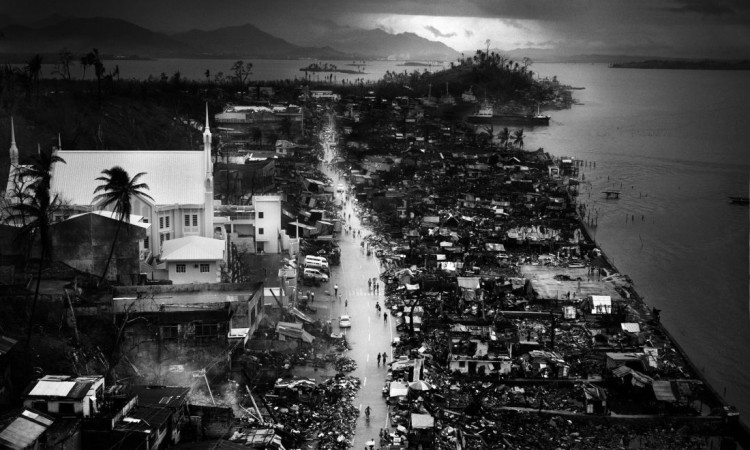 Tomasz Gudzowaty: Typhoon Haiyan