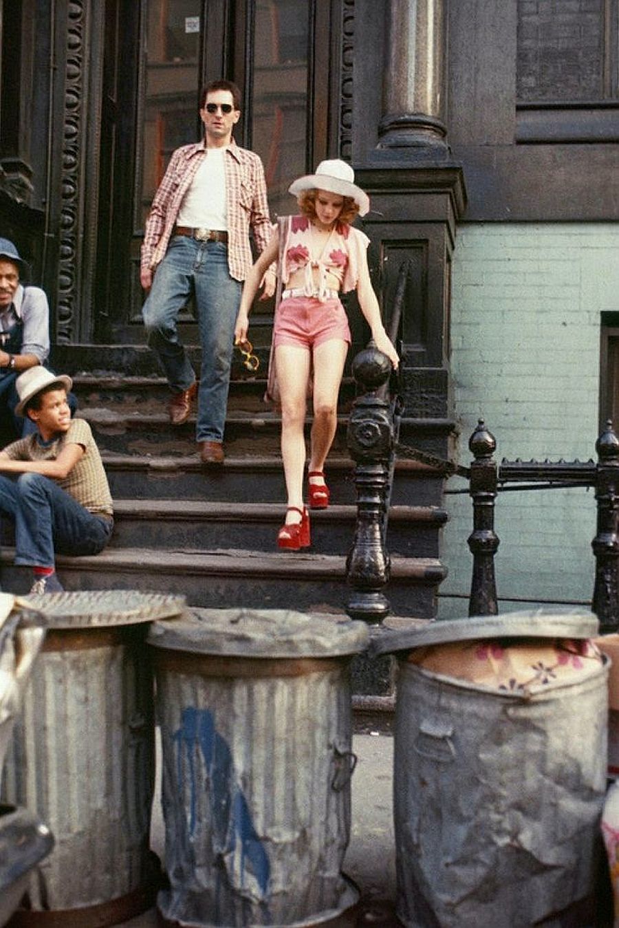 behind-the-scenes-jodie-foster-on-the-set-of-taxi-driver-1976-08