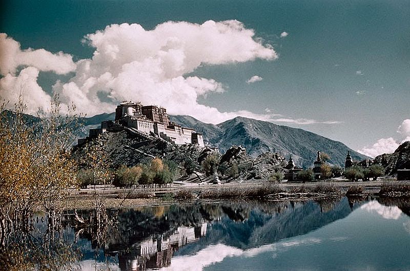 tibet-life-in-forbidden-lhasa-1940s-and-50s-01