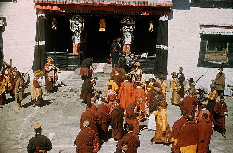 tibet-life-in-forbidden-lhasa-1940s-and-50s-10