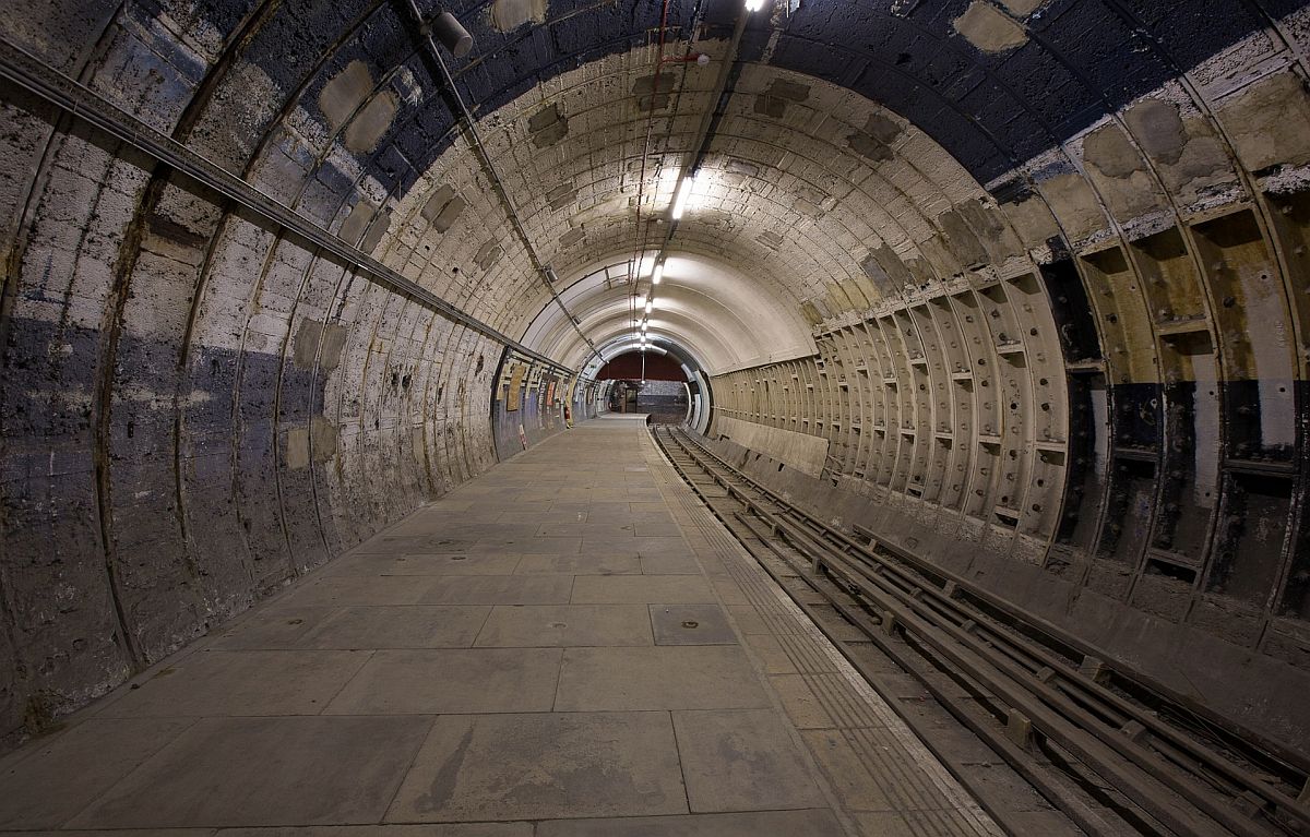 bradley-l-garrett-subterranean-london-cracking-the-capital-07