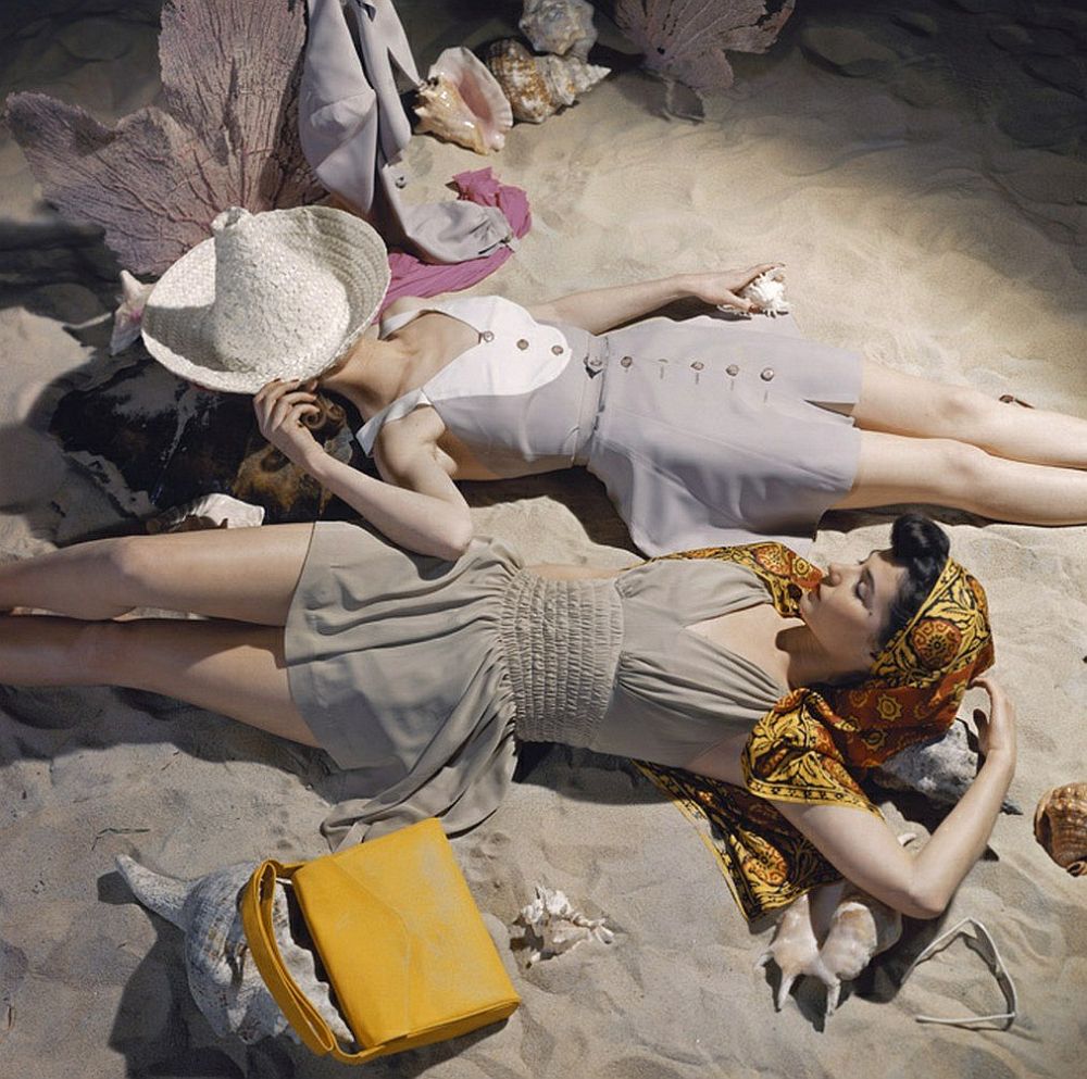 luxury-sunbathing-captured-by-vogue-1940s-and-1950s-03