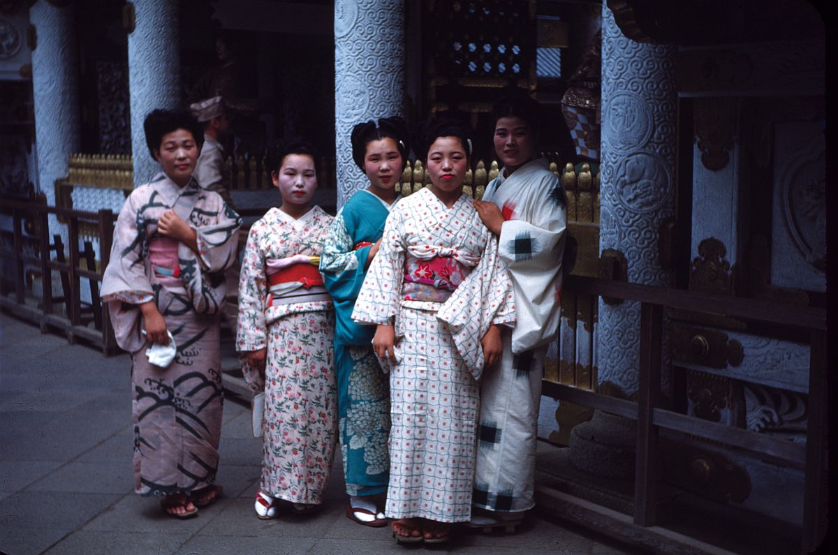 vintage-color-everyday-life-in-japan-from-1949-1951-02