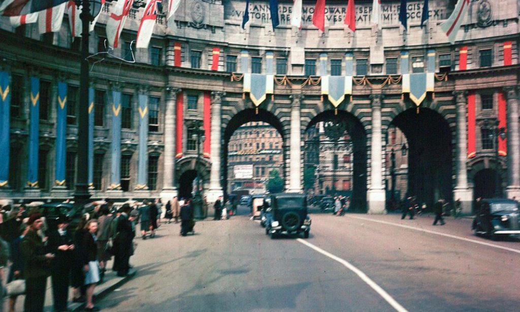 Post-war London in Dufaycolor