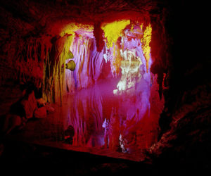 Show Caves © Austin Irving