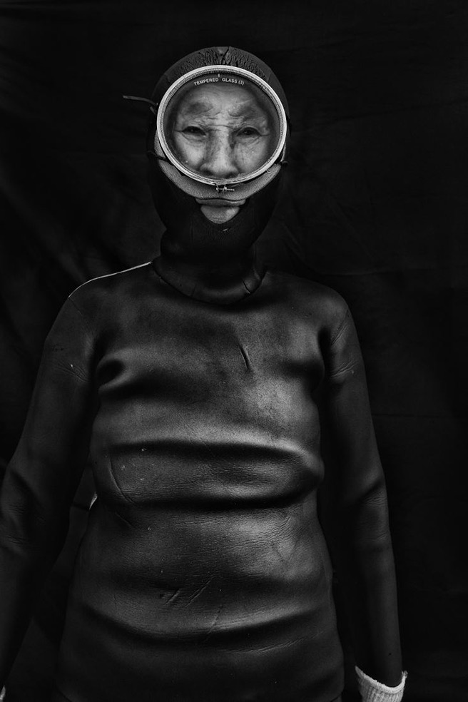 Grandma Divers © Alain Schroeder