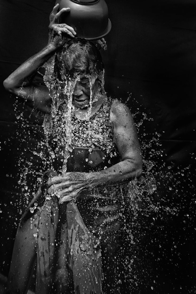 Grandma Divers © Alain Schroeder